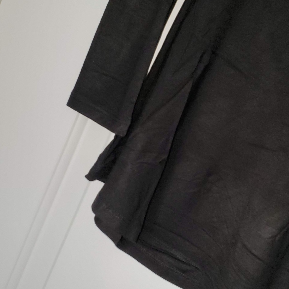 🔥SALE🔥 Black keyhole long sleeve top - Picture 7 of 7